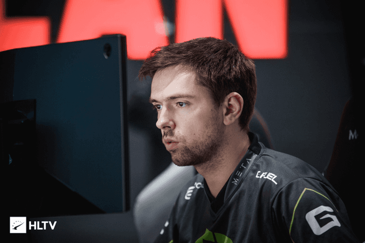 B1ad3 joins Gambit as coach on loan